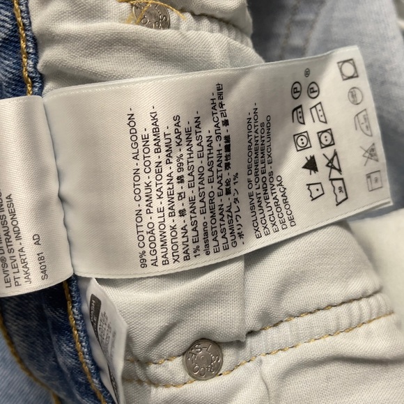 Levi’s Premium 501 Crop in Tango Surge - Picture 9 of 16